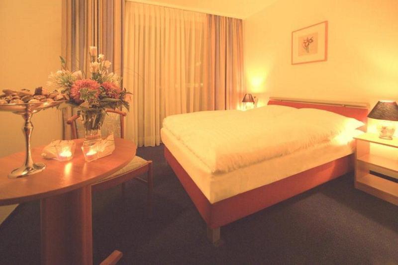 Hotel Mercedes/Centrum Amburgo Esterno foto